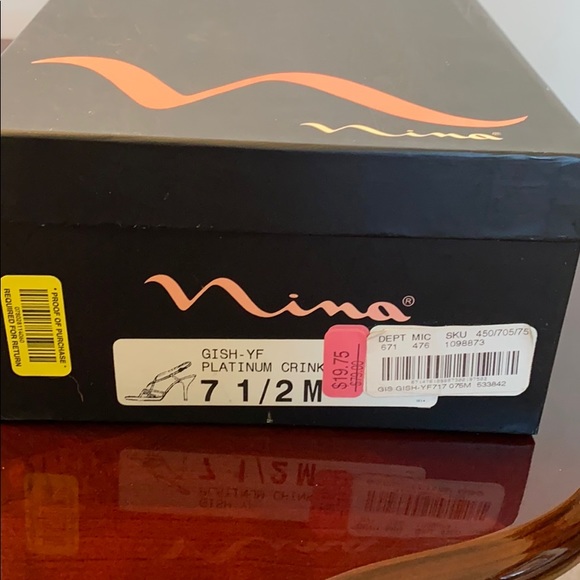 Nina NIB Platinum high heels - Picture 7 of 7